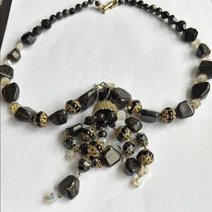 🎉4/30$🎉 Vintage Elegant Black and Gold Necklace